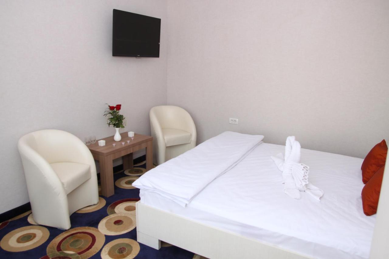 Hotel Bella Marina à Băltenii de Sus Extérieur photo